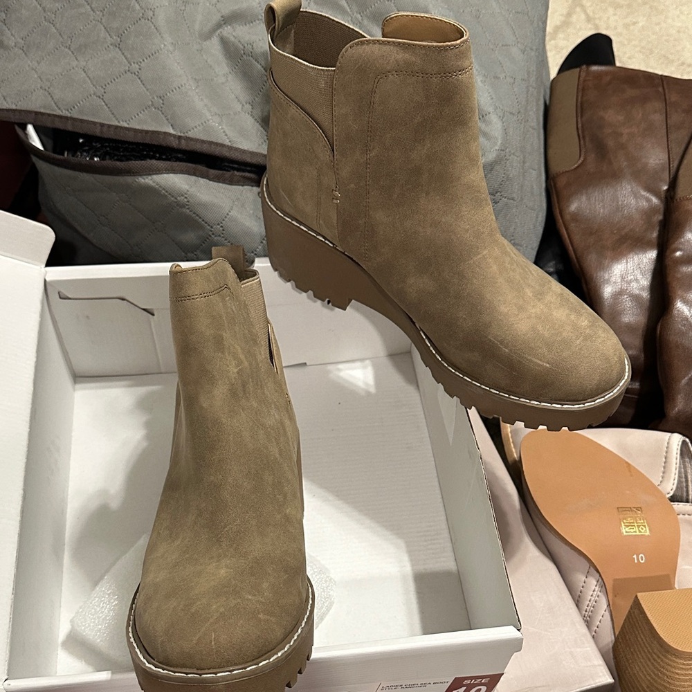 Women's Taupe Wedge Boots